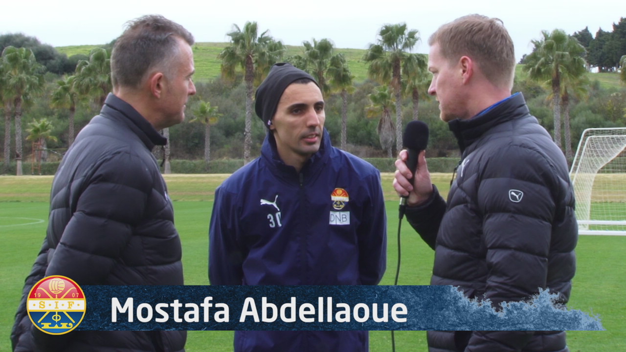 Mos foran Godset-debuten